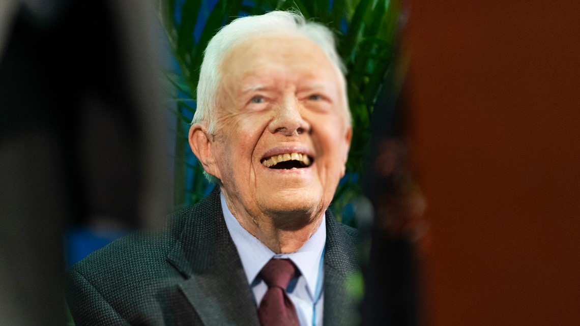 Family gathers around Jimmy Carter in his Plains home - Vimarsana News