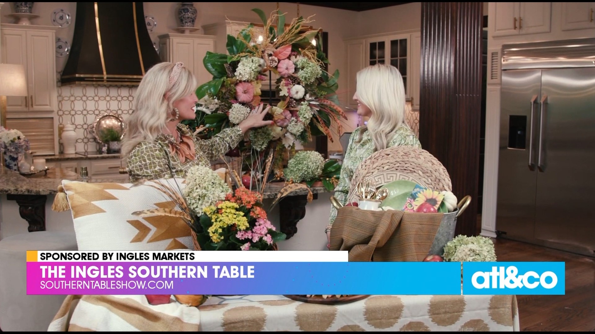 On this week's Ingles Southern Table, Erin and Kellie share their favorite hacks for autumn outdoor hosting. | Paid Content