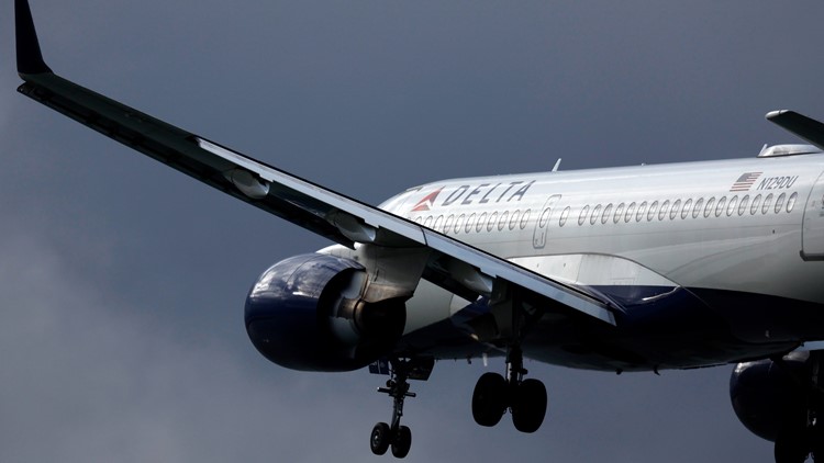 Delta flight from Atlanta to Florida lands safely after possible lightning strike