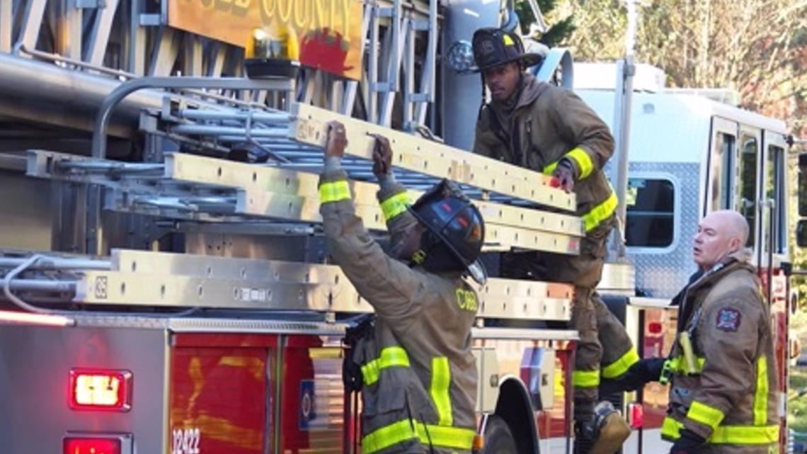 Two killed in Mableton fire