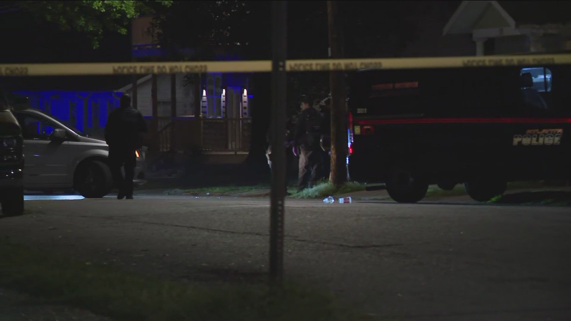 Officers investigate deadly double shooting in southwest Atlanta ...