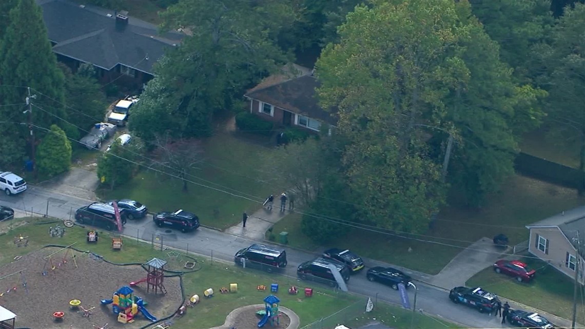 Atlanta crime 2 shot in Browns Mill Park neighborhood