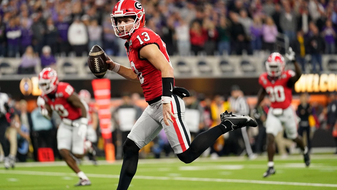 Ex-UGA Star Nakobe Dean Calls For Stetson Bennett Statue In Athens After  2nd Title Win