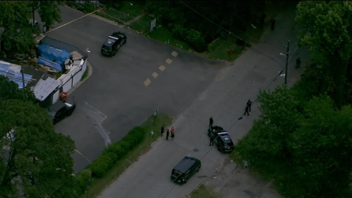 Police arrived the scene near near 501 Connell Ave SW and found a man suffering from a gunshot wound