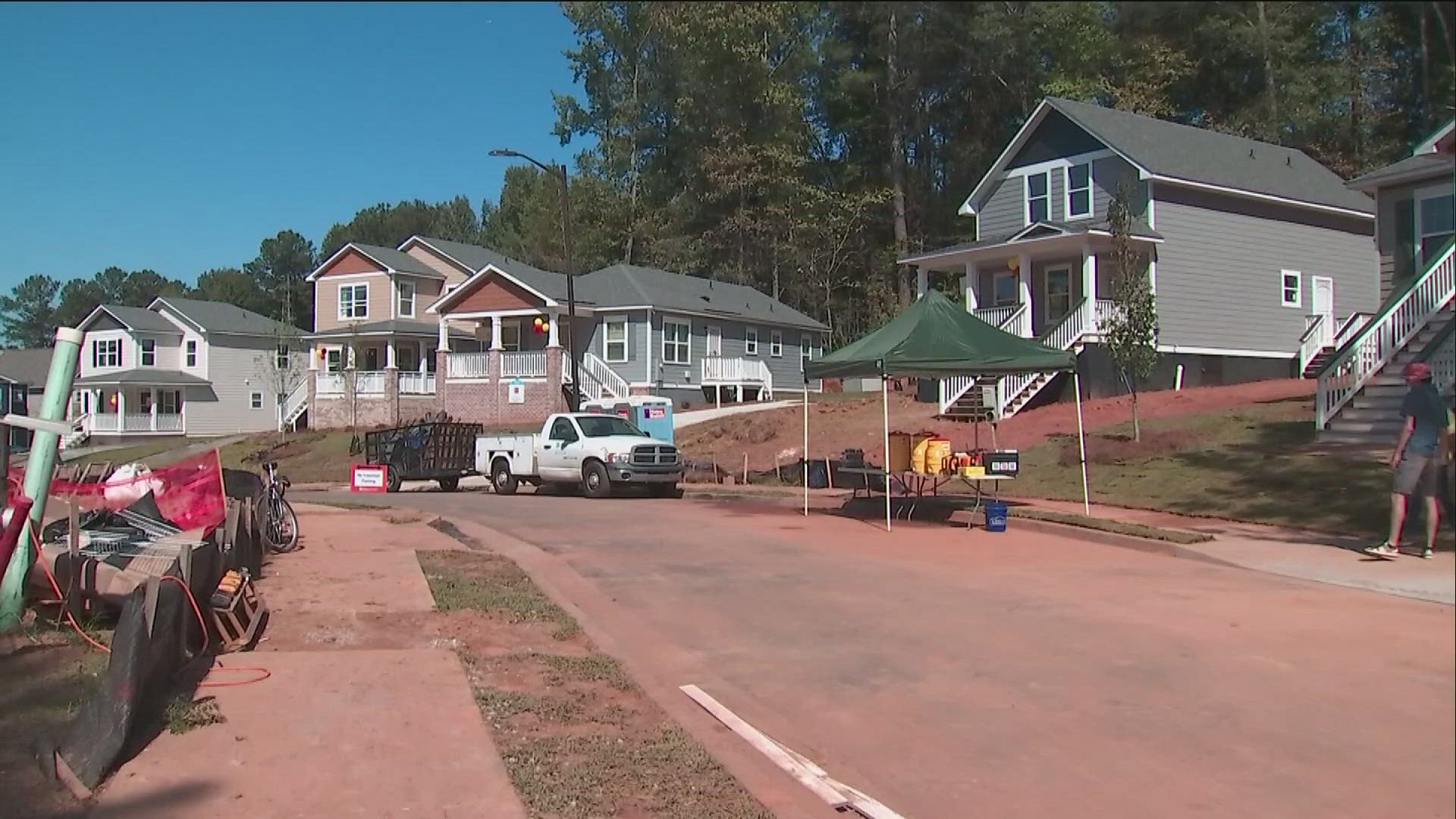 Atlanta Habitat for Humanity dedicated six new homes in the organization's planned Browns Mill Village development in honor of former president Jimmy Carter.