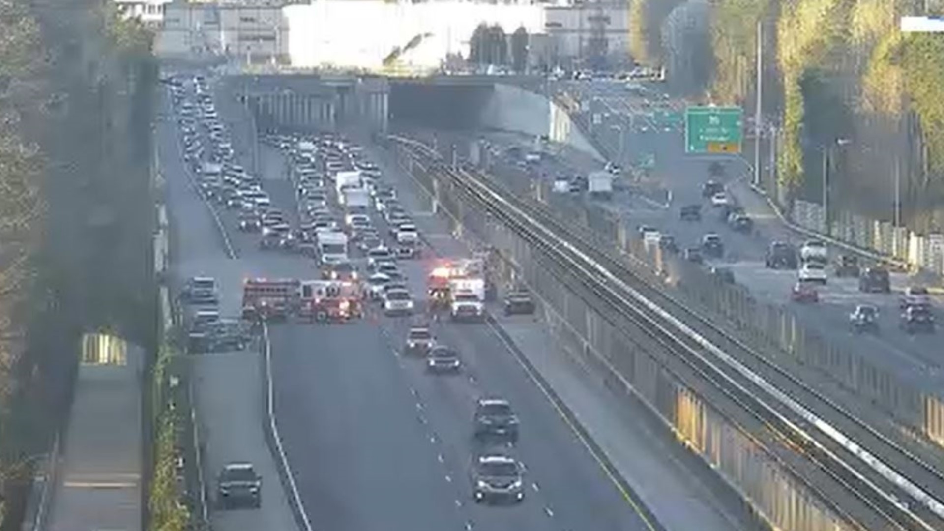 Atlanta Traffic: Wreck blocks 400 north in Buckhead near Lenox ...