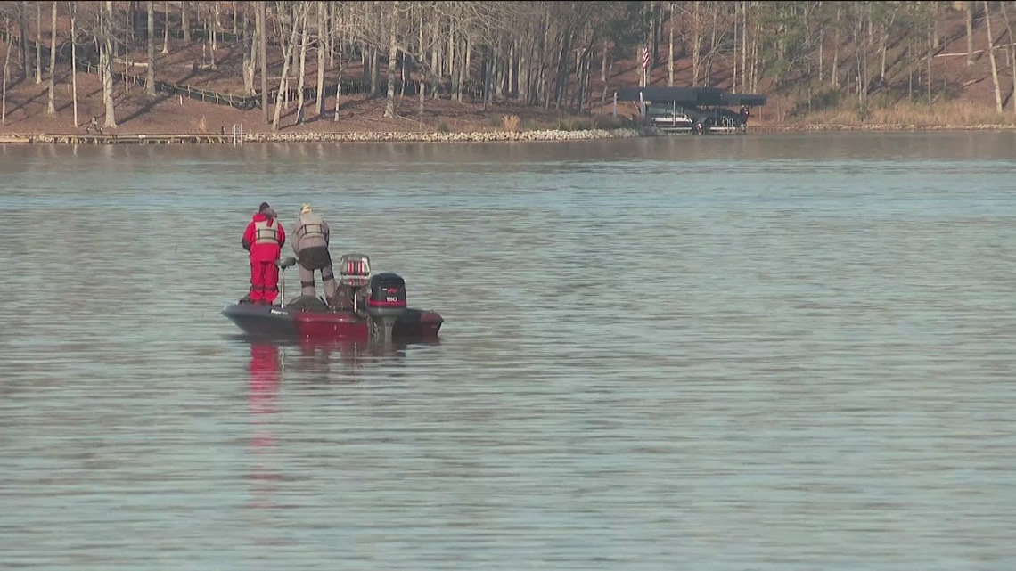 Search for missing boater enters its third week on Lake Oconee