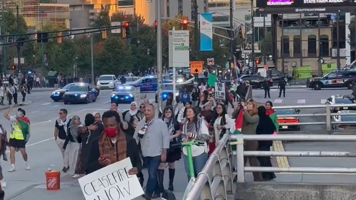 Rally in Downtown Atlanta in support of Palestine | 11alive.com