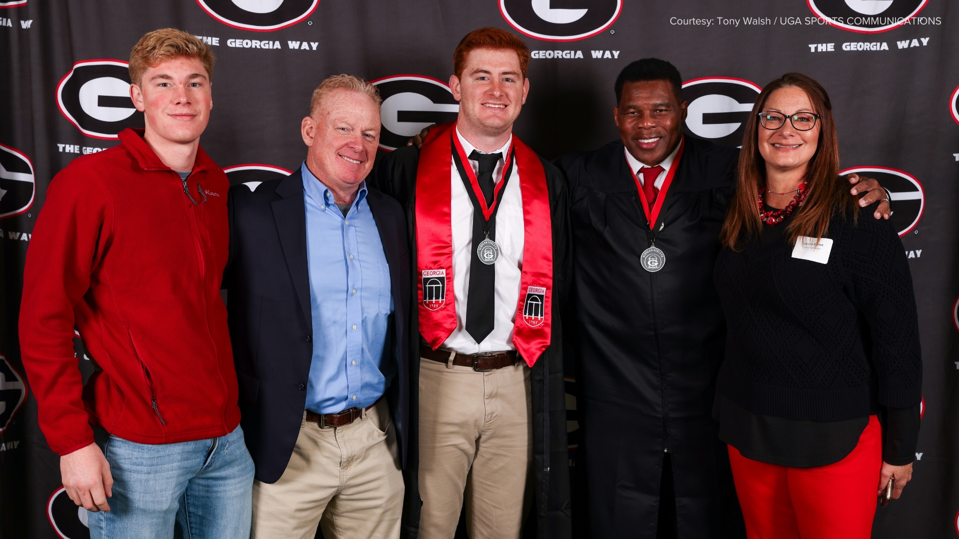Former Georgia football player Herschel Walker graduates from UGA ...