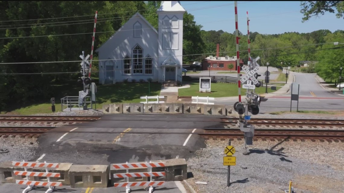 School Street crossing Acworth permanently closed