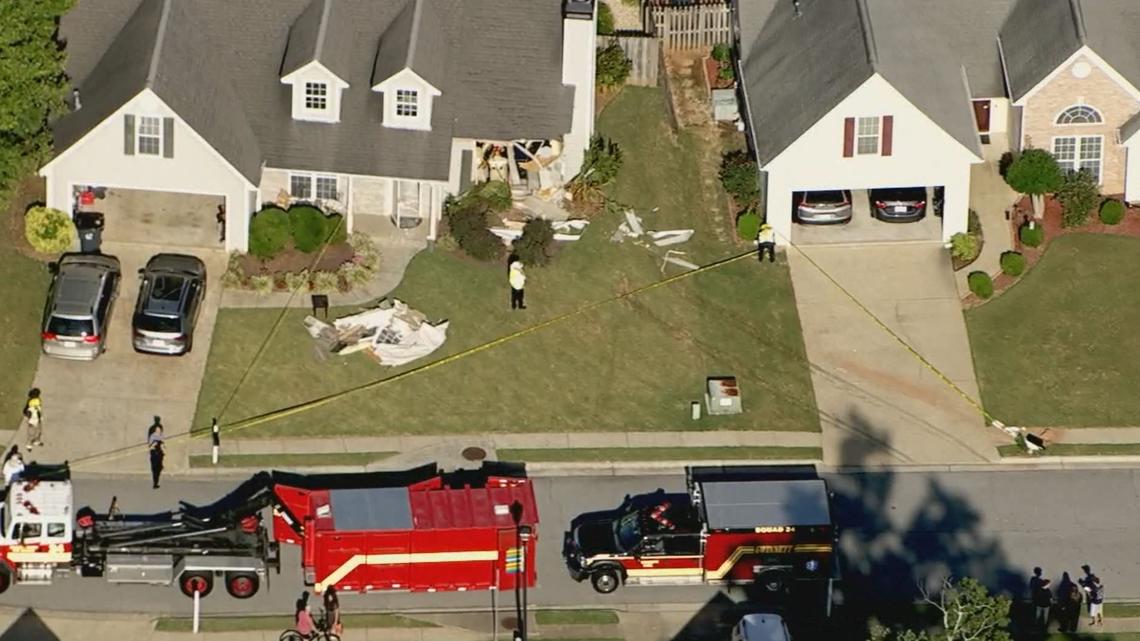 FedEx Truck Crashes Into Gwinnett County Home