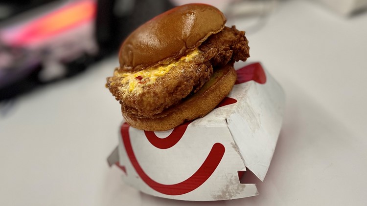 Chick-fil-A honey pepper pimento sandwich reviews | 11alive.com