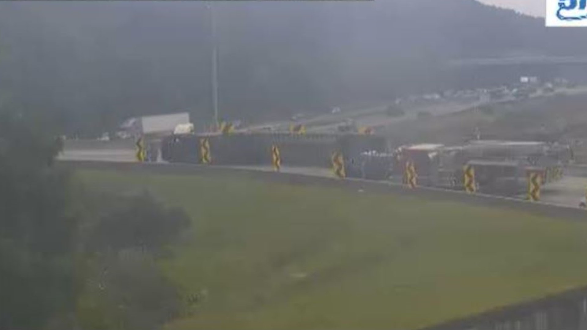 I-285 I-20 flipped tractor trailer all lanes blocked | 11alive.com