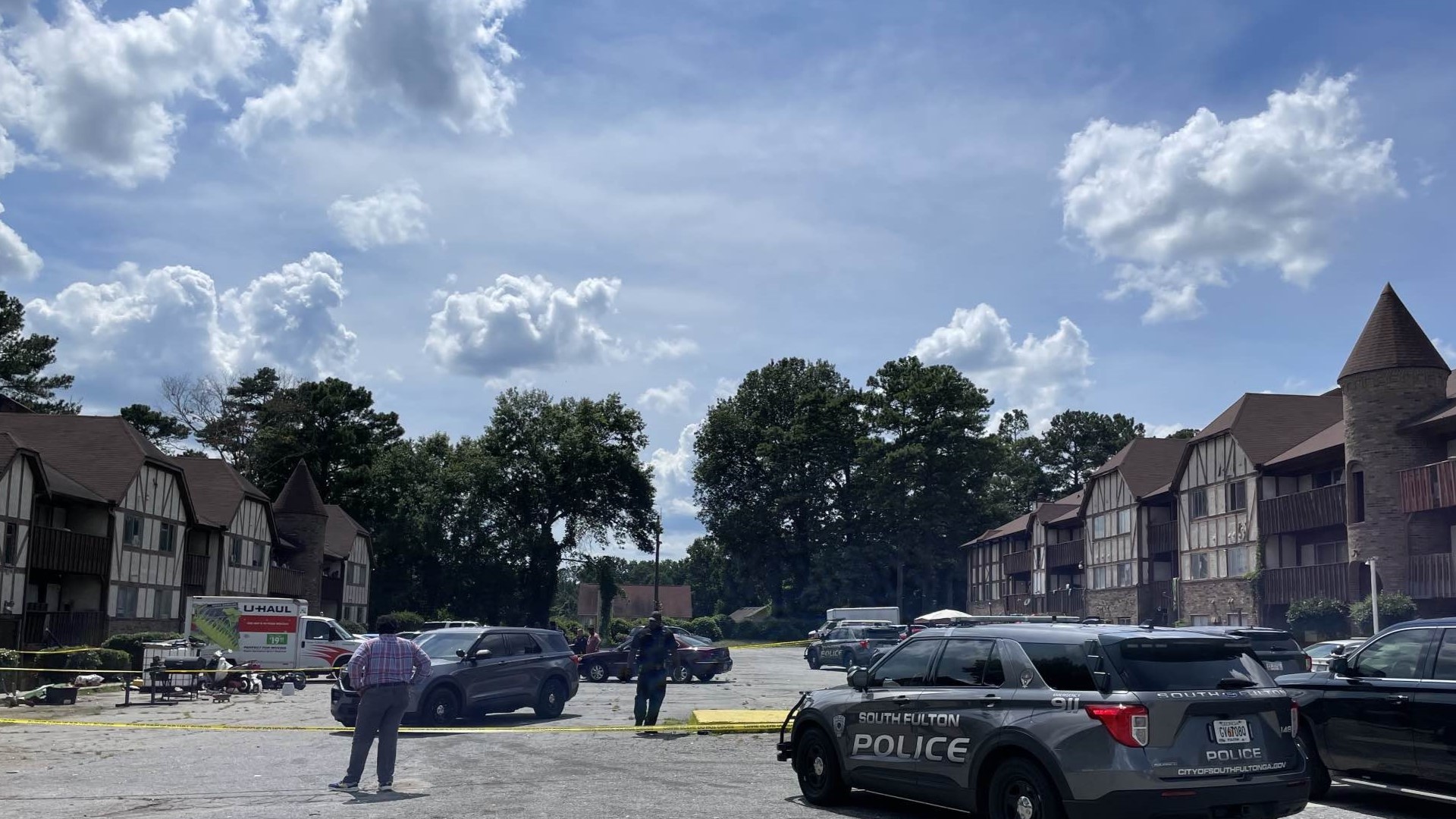 Homicide investigation at Camelot condos South Fulton