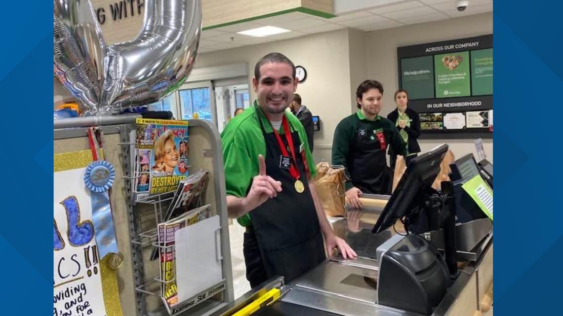 Meet the Publix cashier who customers wait 40 minutes to see