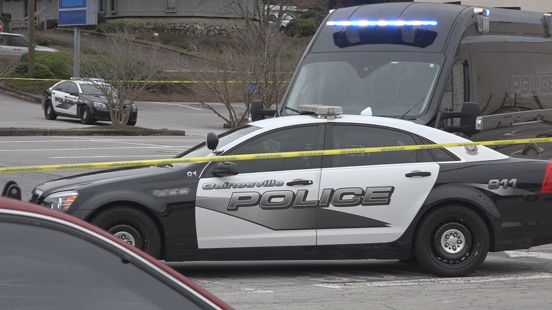 Suspect killed in police shooting at dermatology clinic in Gainesville