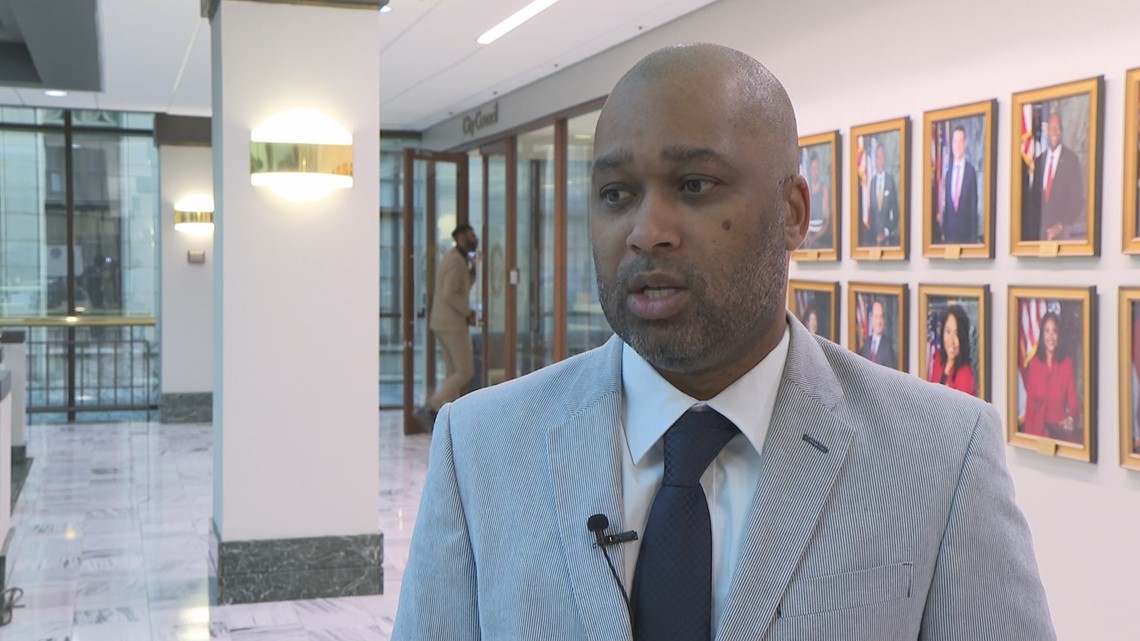 Man facing protective order from Atlanta airport official - Vimarsana News