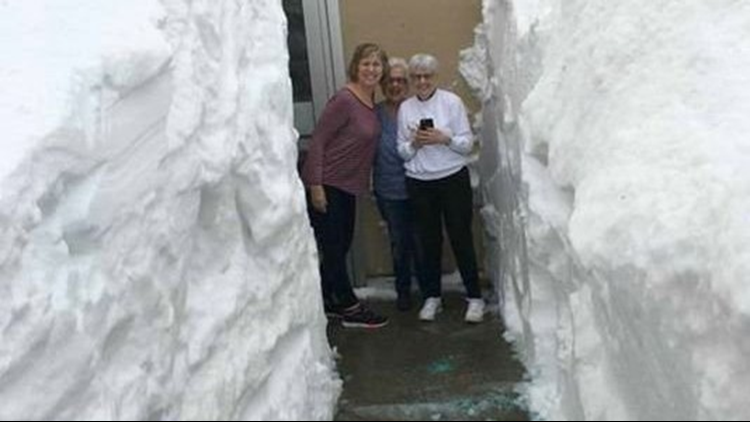 Upper Peninsula city gets 24.5 inches of snow, photo goes viral
